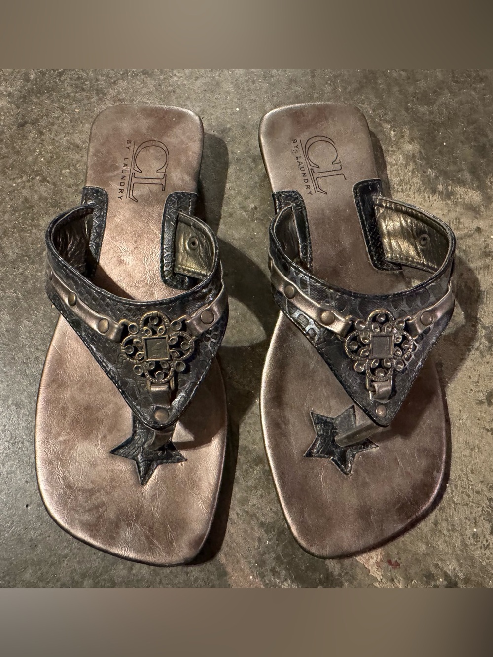 CL by Laundry Women's Black Decorative Leather Thong Sandals